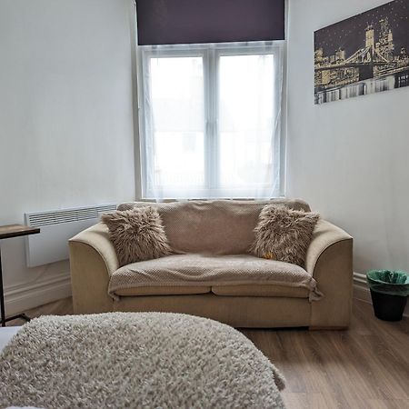 Serene 1 Bedroom Flat In Roath Cardiff Zewnętrze zdjęcie