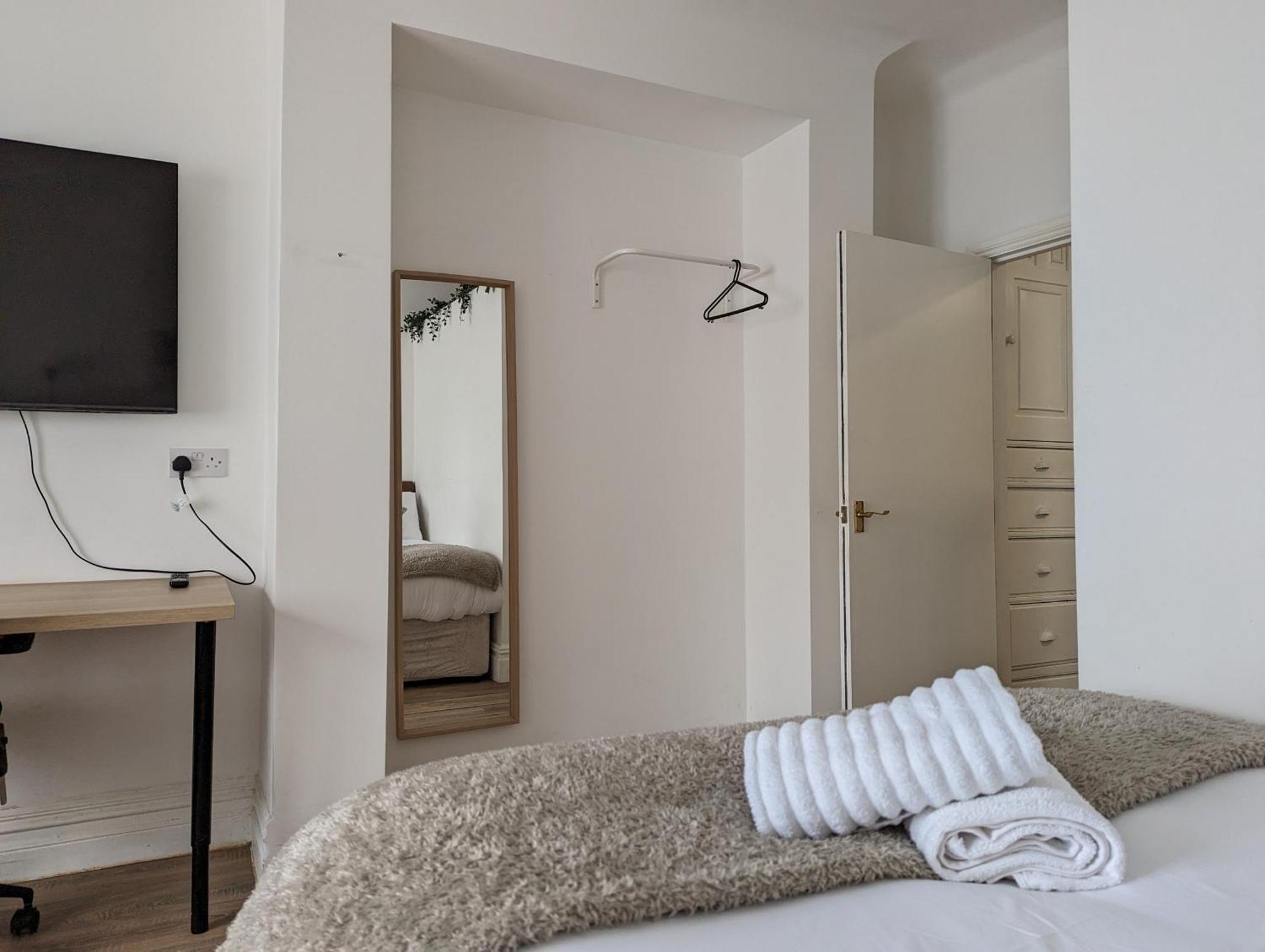 Serene 1 Bedroom Flat In Roath Cardiff Zewnętrze zdjęcie