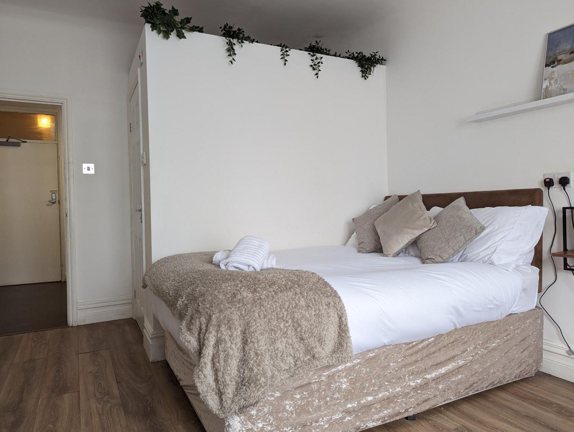 Serene 1 Bedroom Flat In Roath Cardiff Zewnętrze zdjęcie